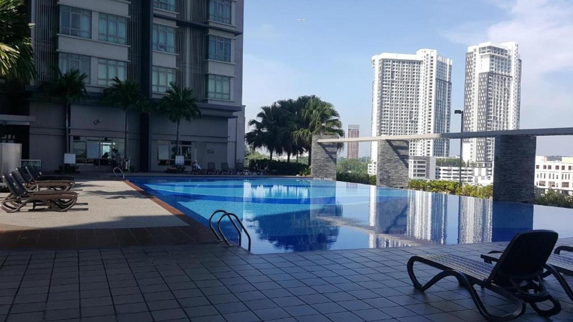 Shaftesbury Residences Cyberjaya Studio Suites Free Parking ภายนอก รูปภาพ