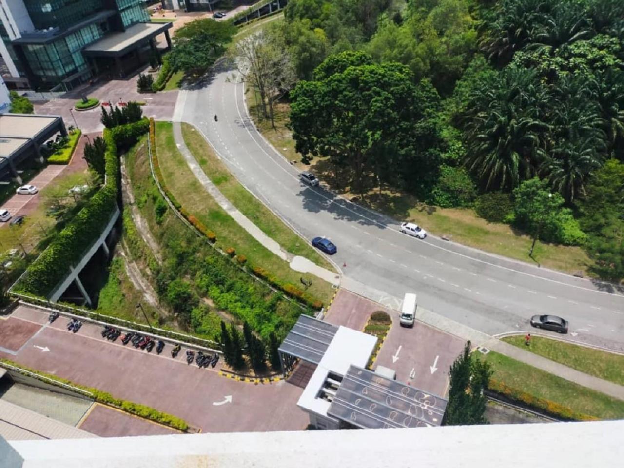 Shaftesbury Residences Cyberjaya Studio Suites Free Parking ภายนอก รูปภาพ