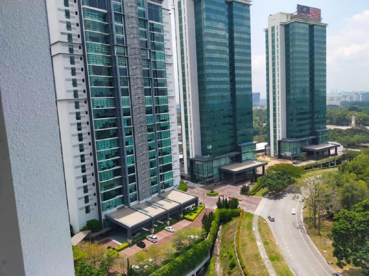 Shaftesbury Residences Cyberjaya Studio Suites Free Parking ภายนอก รูปภาพ